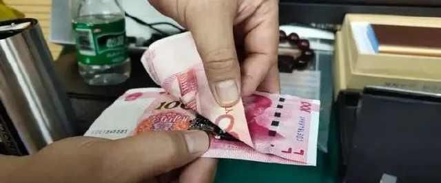  偷拍|偷拍可能无处不在！