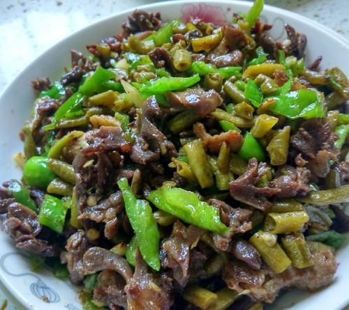  菜肴|简单又好吃的家常菜肴，香辣鲜美，吃起来非常开胃，一盘不够吃！