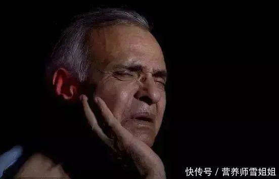 小娟|31岁新郎，婚礼上晕倒，送医后离世，得知原因，婆婆扇新娘一嘴巴