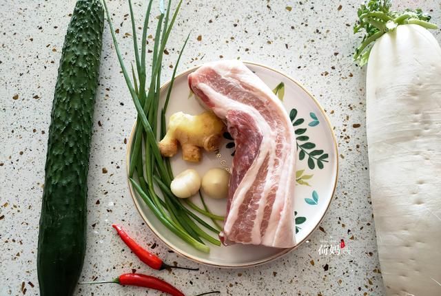 黄瓜|蒜泥白肉这样做，肥而不腻，满口留香，一次2斤不够吃