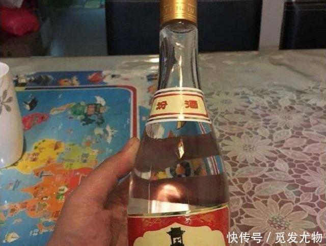 清香型|被价格“耽搁”的5款白酒,因为卖得太便宜被人贬低,懂行人才买