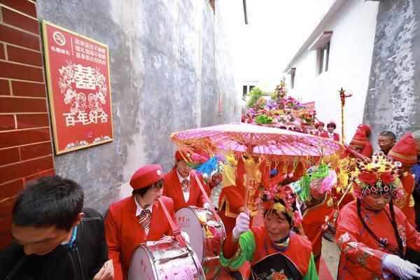 现场|驻马店上蔡农村的特别婚礼,现场不吸烟、不摆烟、不敬烟!