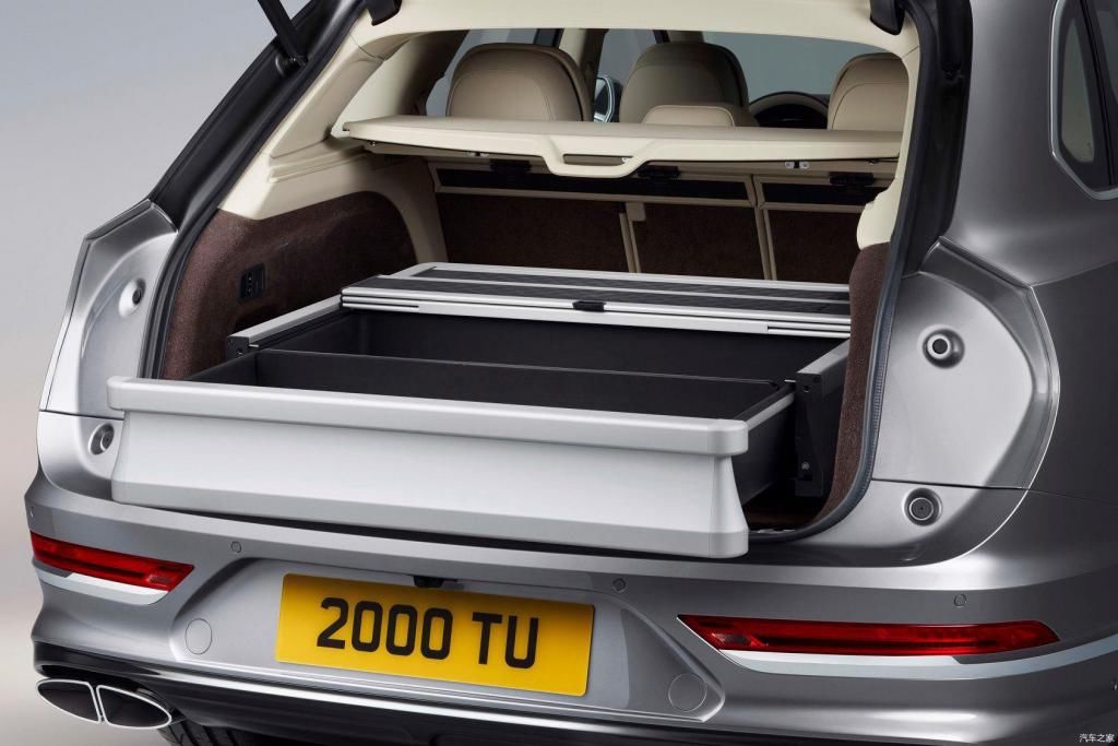  用来|宾利，是汽车艺术品，也是用来开的。