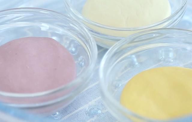 念念不忘|分享一款三色奶香发糕,甜香软嫩又营养,吃一次念念不忘