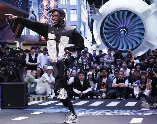  高分|《街舞3》导师抢风头，“回锅肉”选手多，为何还能获9.1的高分