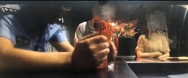 警告|学生网上刷单被骗一万四千元，民警现场视频连线警告帮追回
