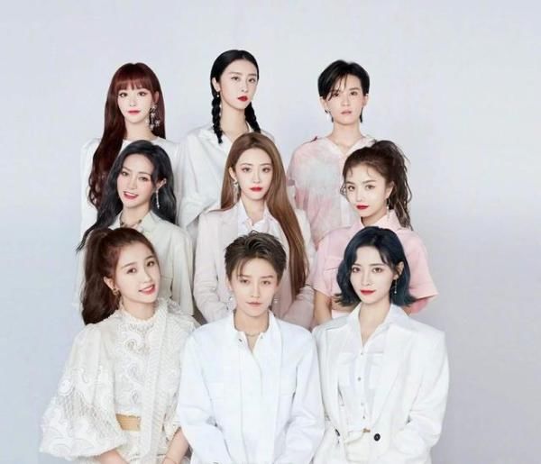  上心|硬糖少女发布会翻车！实力vocal不敢全开麦，被称糊团还不上心？