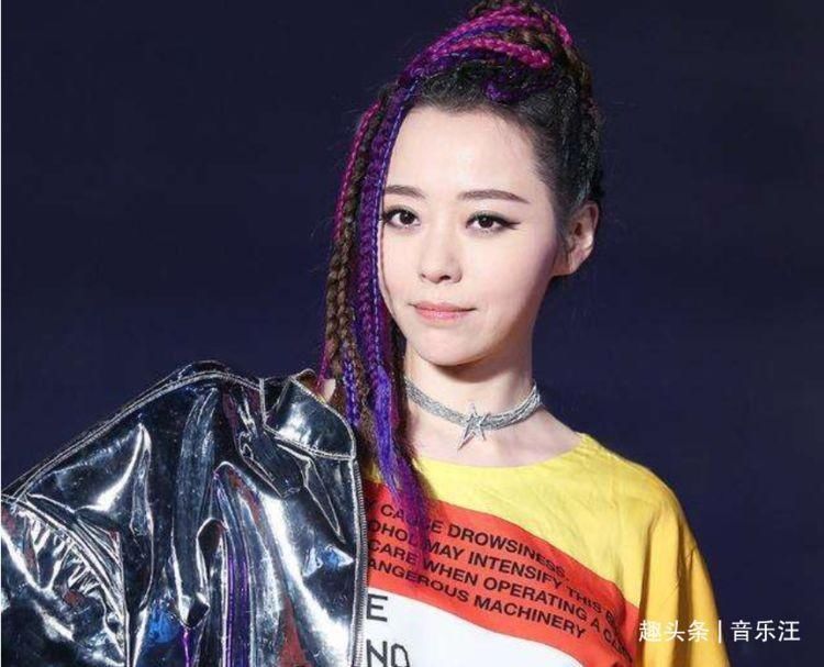  触发|中国新说唱：张靓颖率先触发“隐藏赛制”，被质疑根本不懂说唱