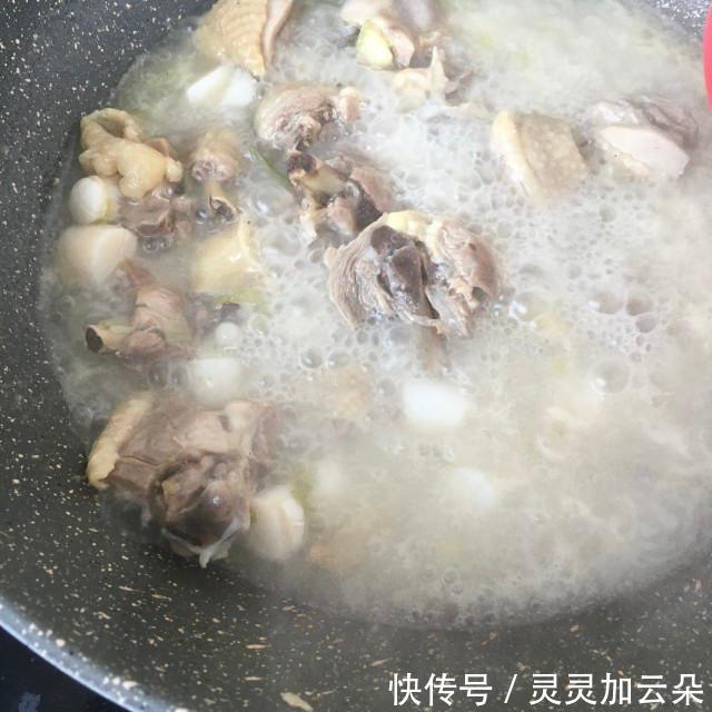 鲜贝|鲜贝炖土鸡腿，营养滋补，鲜美可口