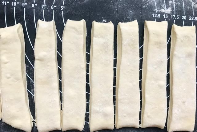  做出|1个鸡蛋，1碗水，在家快速做出蓬松大油条，学会的都说方法实用