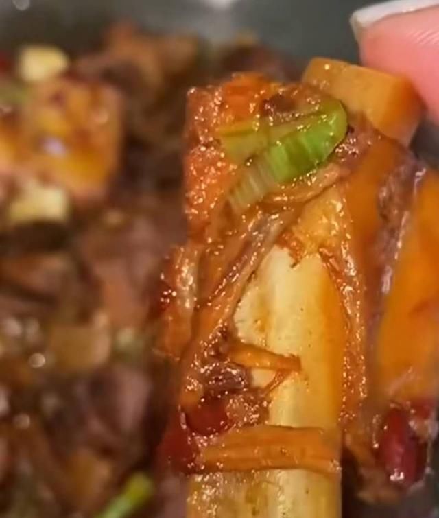 倒入|周末菜谱系~秘制排骨，入秋滋补菜系，回味无穷