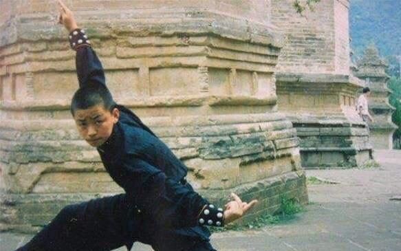  少林|王宝强现身少林寺，从草根到影帝，离不开那几年的少林学武时光