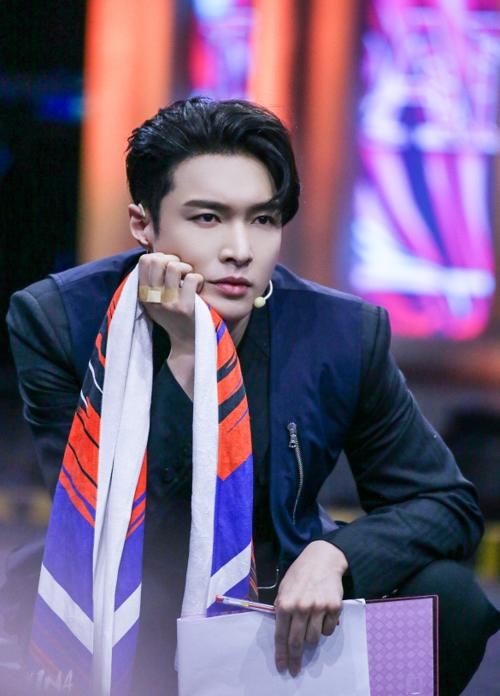  Tight|张艺兴krump成功出圈，与创始人之一Tight Eyez互关