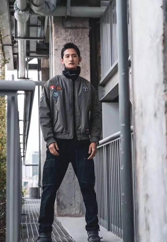  听听|工作量少？生存状态差？听听8位职业男模们怎么说