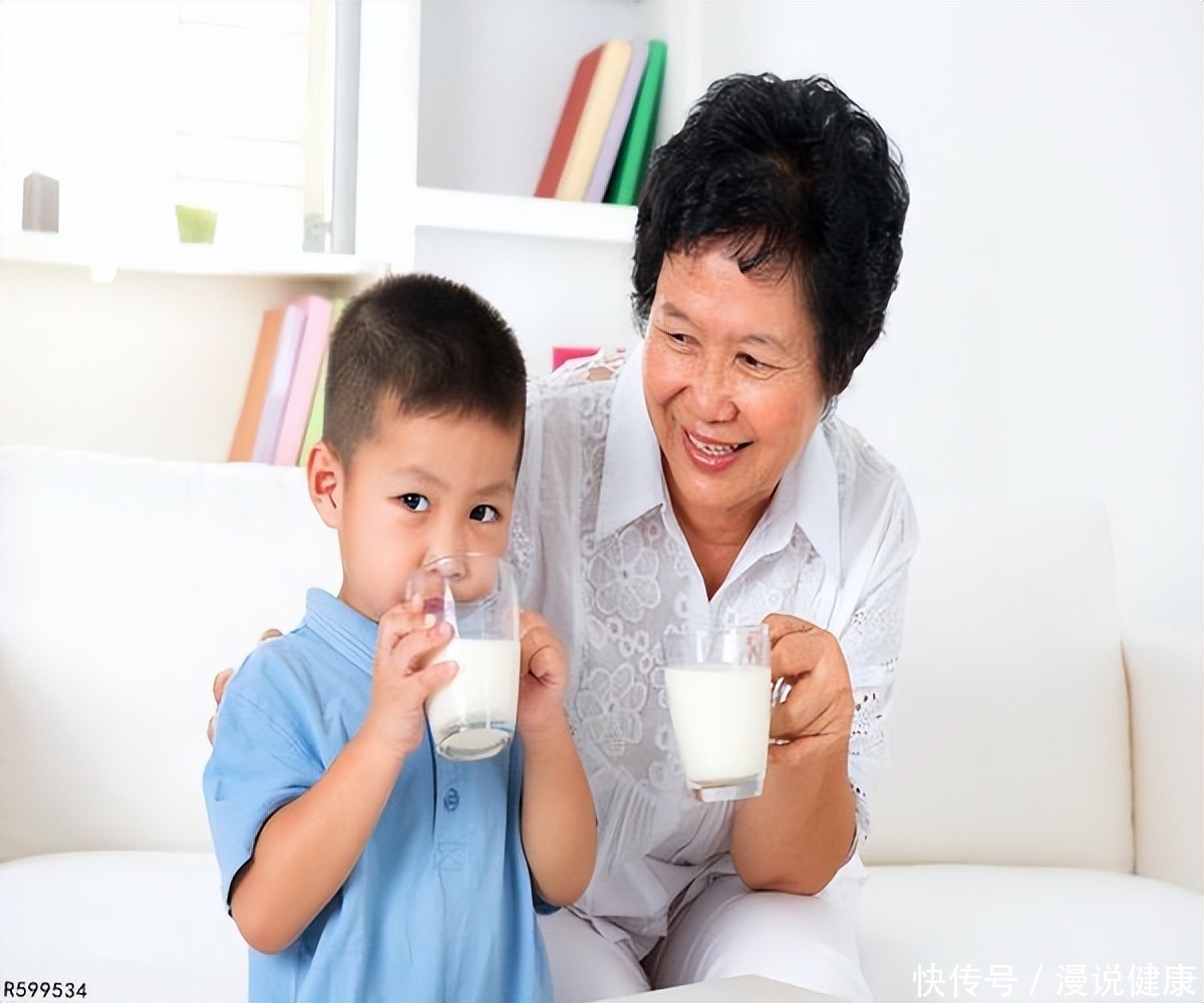 专家教你真正靠谱的补钙方法(被爸妈信奉的“补钙神器”真不补钙！真正补钙，还不如做好这4点)