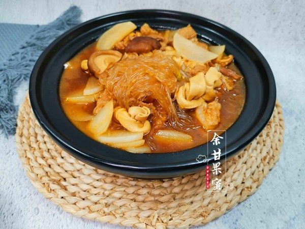 下饭|秋凉后，家人就爱这道菜，荤素搭配好丰富，咸鲜下饭，满嘴香