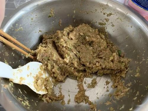  饺子|调饺子馅，一般是三放两不放，白菜猪肉馅的饺子是我们的最爱