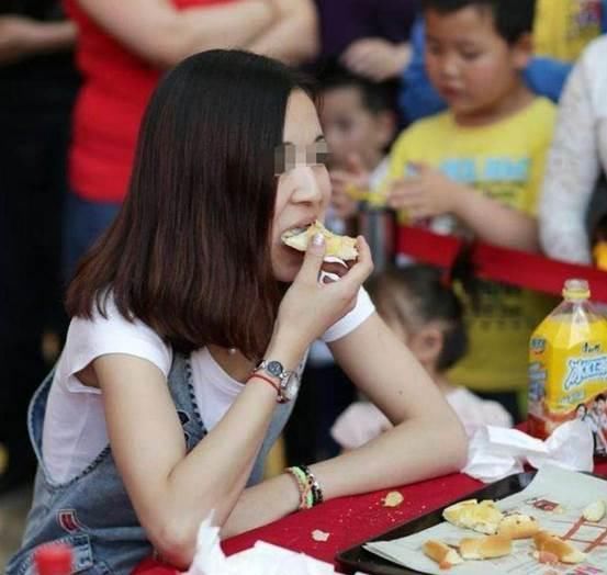 家长|因为“三无”，她被相亲对象嫌弃，家长如何避免培养“3无女孩”