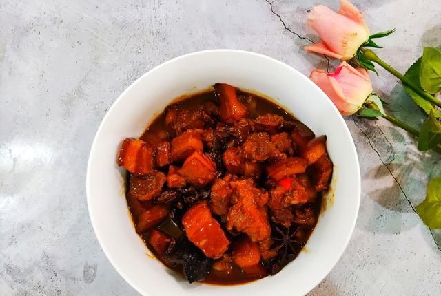 加料酒|做红烧肉时,加料酒煮肉是大忌,多加这2样,肉质软烂不油腻