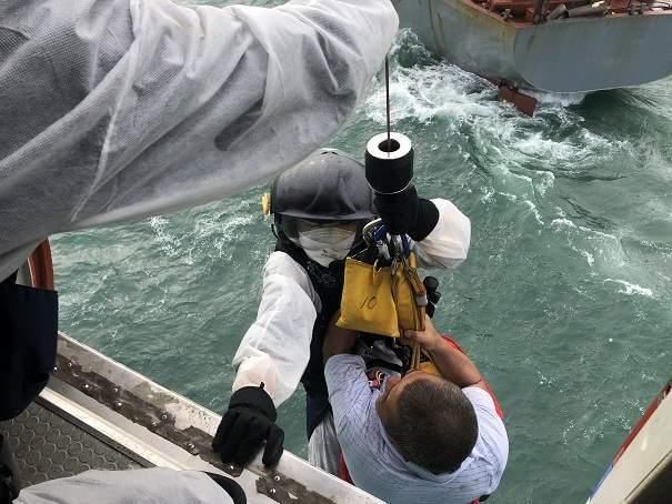  海域|一货轮在茂名海域触礁搁浅，12名船员全部获救