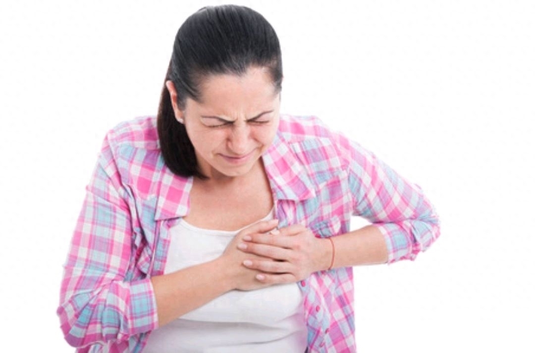 乳腺有问题时饮食上最怕什么(为什么女性容易有乳腺问题？日常要少吃4种食物，劝你别太放纵了)