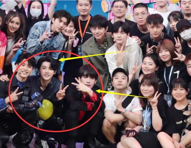  黄明昊|《快本》最新一期厉害了，四位选秀男神做客，看到蔡徐坤就乐开花！