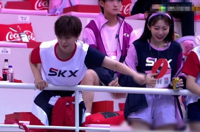  喊话|徐梦洁破短跑记录,赛场再现彩虹甜笑,喊话将属于火少的金牌拿回来