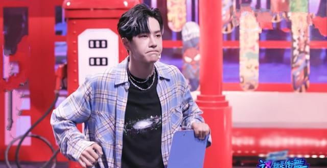  一家人|《街舞3》王一博听到音乐闲不下来，王嘉尔暖心鼓励，舞者一家人