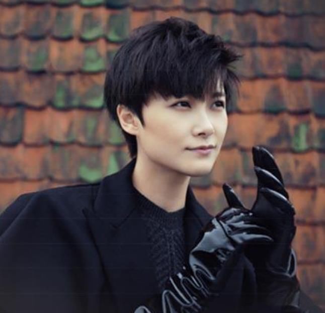  究竟|当年“超级女声”李宇春，成功的接棒那英，她究竟有怎样的能力呢