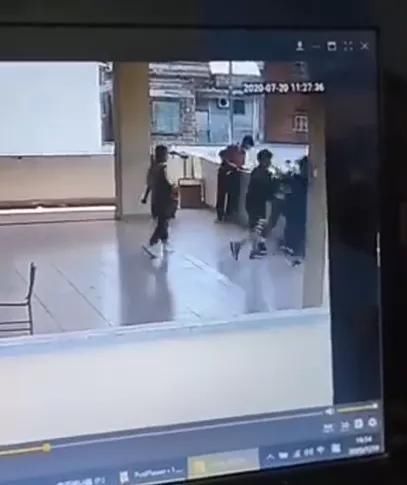  居然|篮球小伙突然坠楼，居然是Ta惹的祸，很多球友都爱做这事