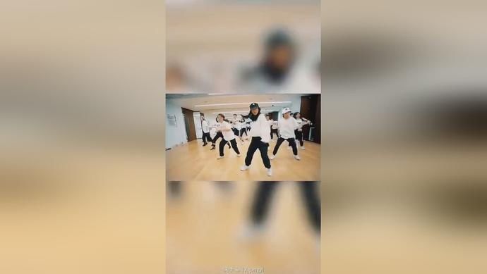 大张伟|这届年轻人，做公益都要“特立独行”？