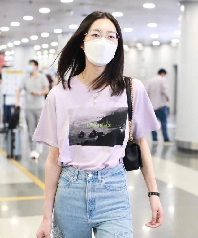 老爸|刘雯的美真特别,穿一身“老爸风+珍珠”,又飒又时髦谁也比不过