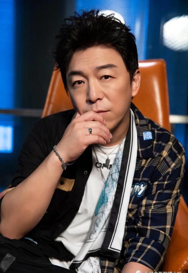  赶上|黄晓明今年上《中餐厅》大变样，为赵丽颖解围，情商快赶上黄渤了