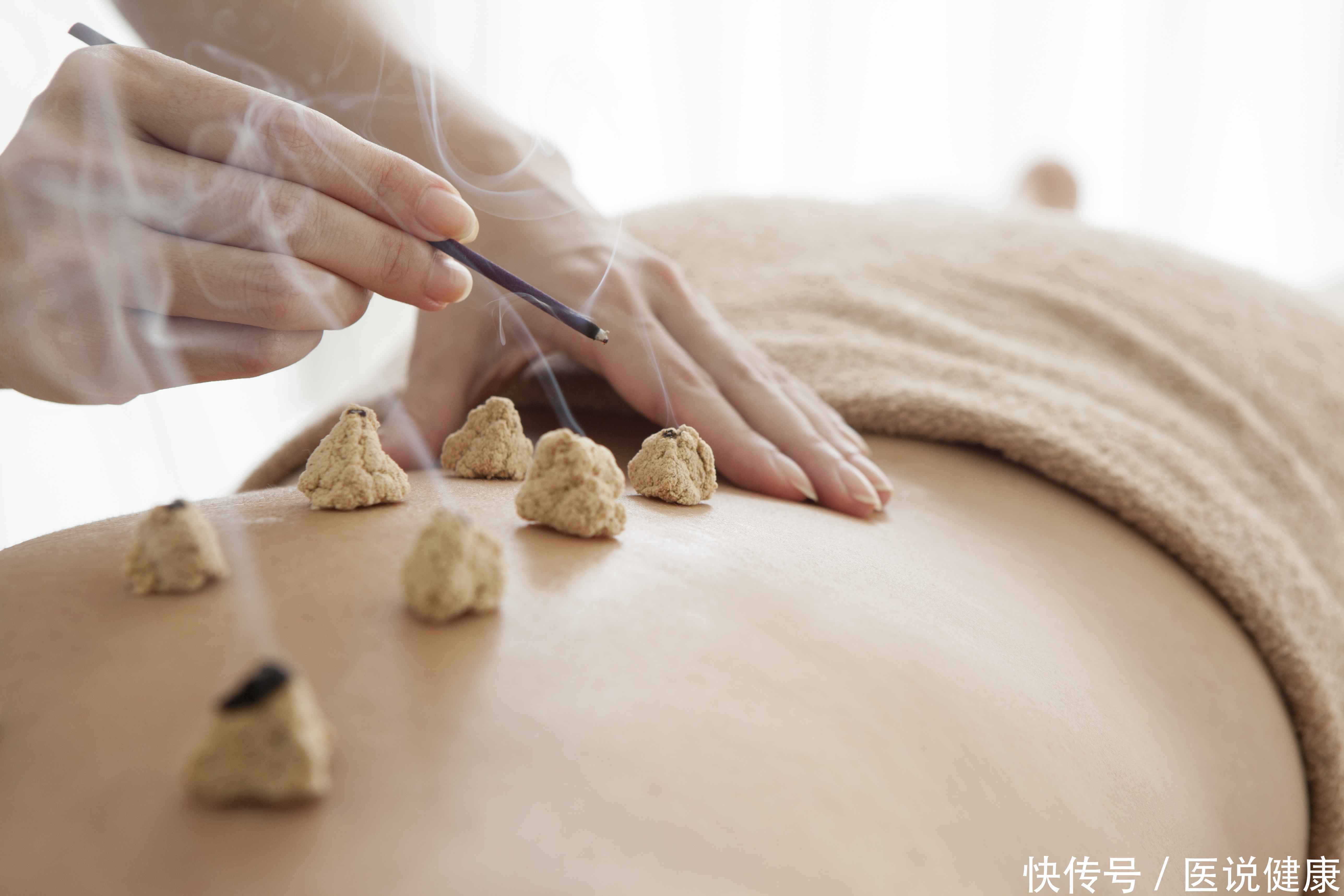 艾灸能改善月经不调吗(艾灸能改善月经不调？不止如此，它还有这5大功效，知道的人太少)