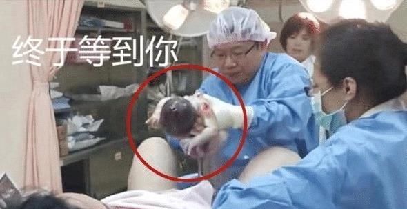 看着|丈夫陪产,抓拍到3张孕妈顺产的经典照片,网友:看着都觉得疼