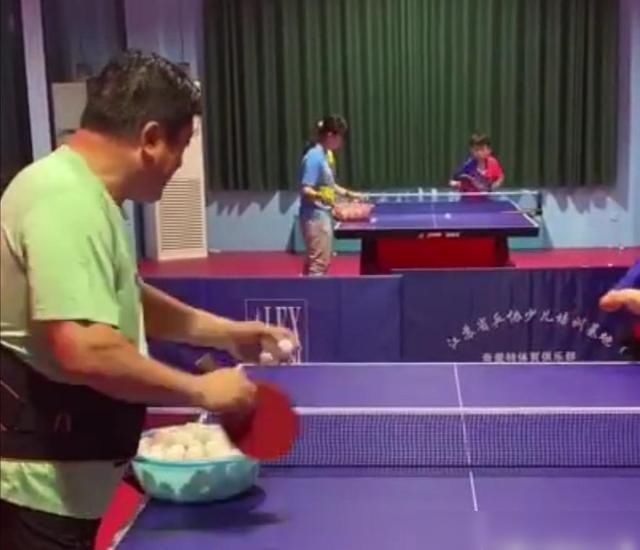  陪练|张继科恩师带伤陪练国乒接班人，赴韩执教引争议，如今有了新任务