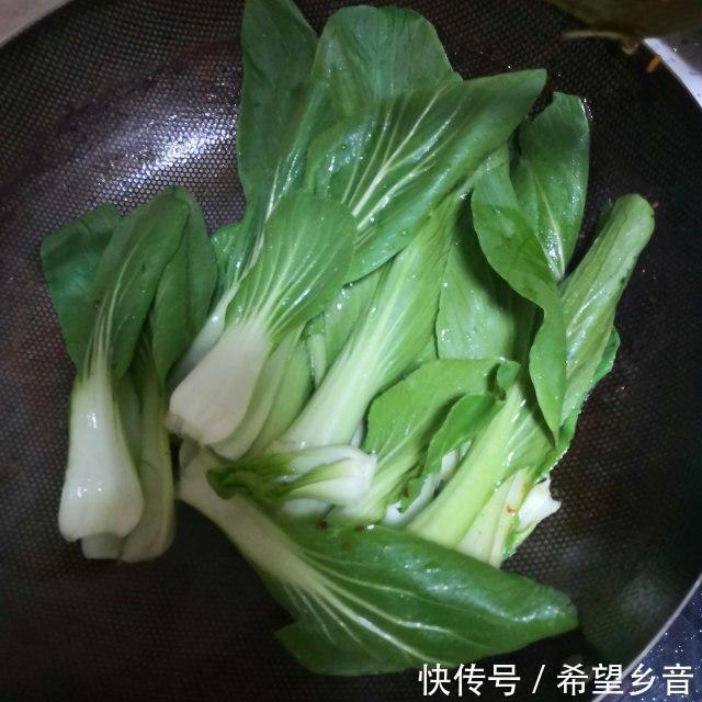  家常|蚝油油菜炒豆腐，家常小炒，简单美味