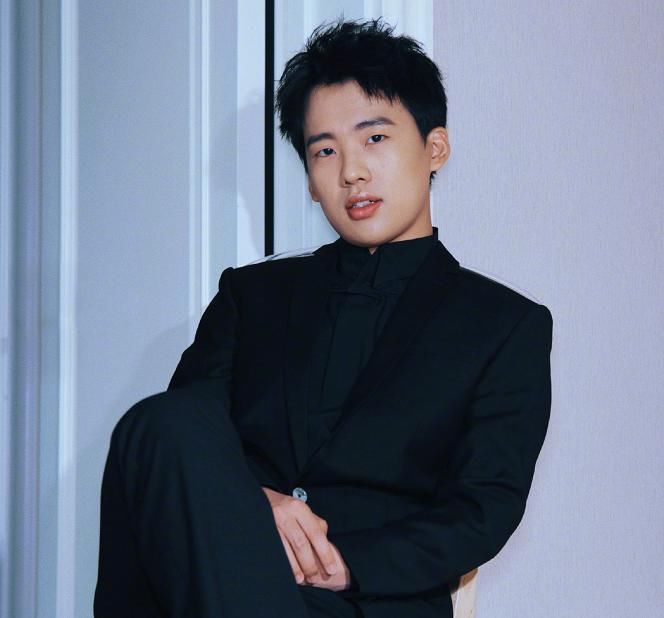  张继科|张继科和张爸家务上成对手，郭麒麟、范丞丞做家务如同上战场