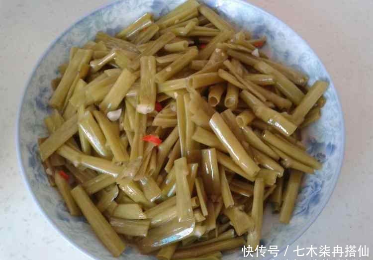 香鸡|精选美食:橙香鸡,酸辣空心菜梗,凉拌豆腐丝,脆皮葱油鸡的做法