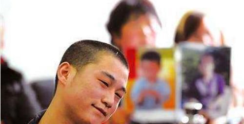  消失|杀人犯在法庭上微笑求死，当判决结果下来，他的笑容却消失了