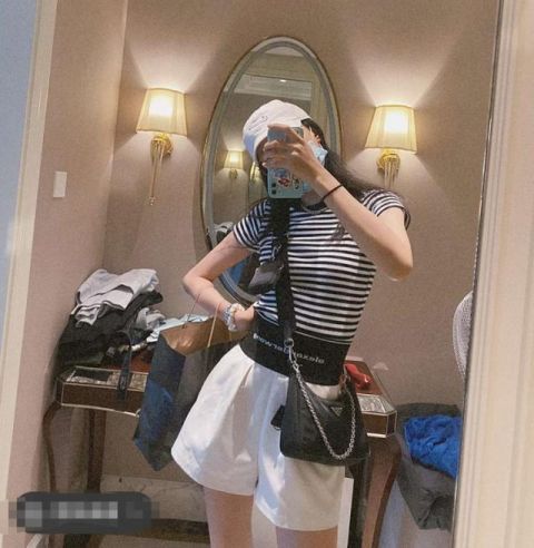  近照|孙怡晒近照自夸小仙女，细腰盈盈力破二胎传闻