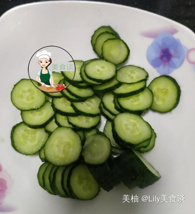  香菇|孩子不吃素菜，我用两样素菜一起炒，清香爽脆，上桌孩子吃个精光