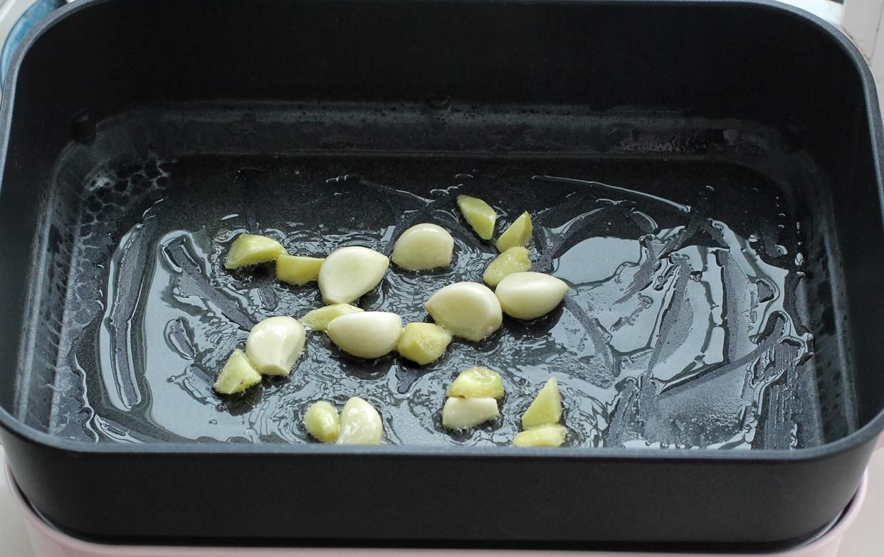 好吃|鸡翅蔬菜一锅焖,鲜嫩入味有营养,简单三步就上桌,好吃到吮手指