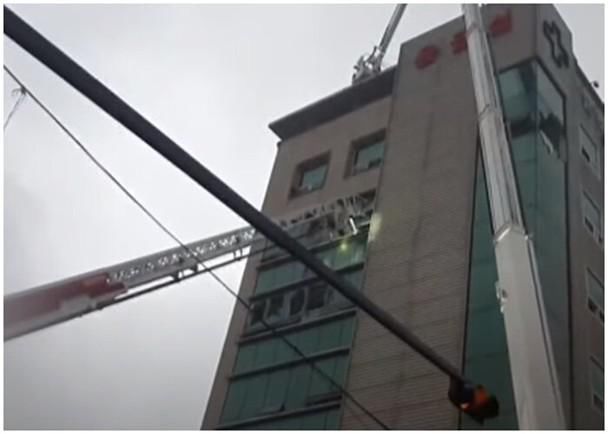  发生|惨烈！韩国全罗南道医院凌晨发生火灾，至少酿酿2死56伤！