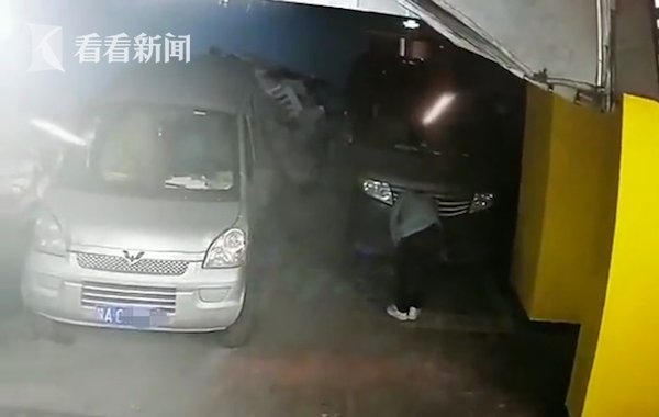  车牌|什么情况?男子遮挡车牌被查 结果他的工友被拘了