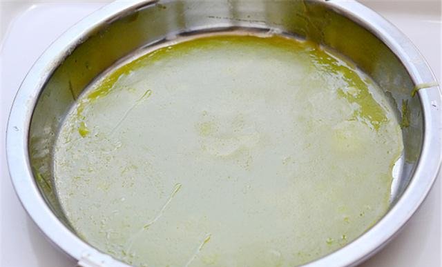  好吃|凉皮最简单的做法，不揉面不洗面，10分钟就做好，劲道好吃超开胃