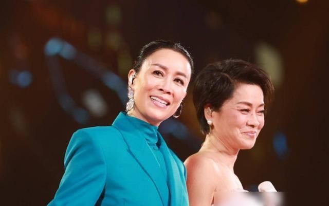  老照片|毛阿敏22岁到57岁的罕见老照片：29张照片，看尽她曲折离奇的一生