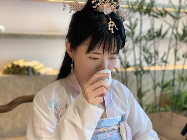  隔夜茶|再喜欢喝茶，这四种茶也轻易不要喝，可不止隔夜茶，浓茶哦