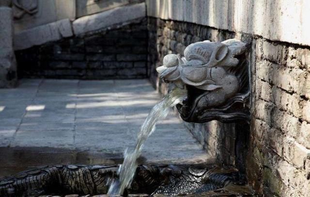 排水口|史上最头铁小偷，走排水口只为进国库，被人发现时已成了干尸