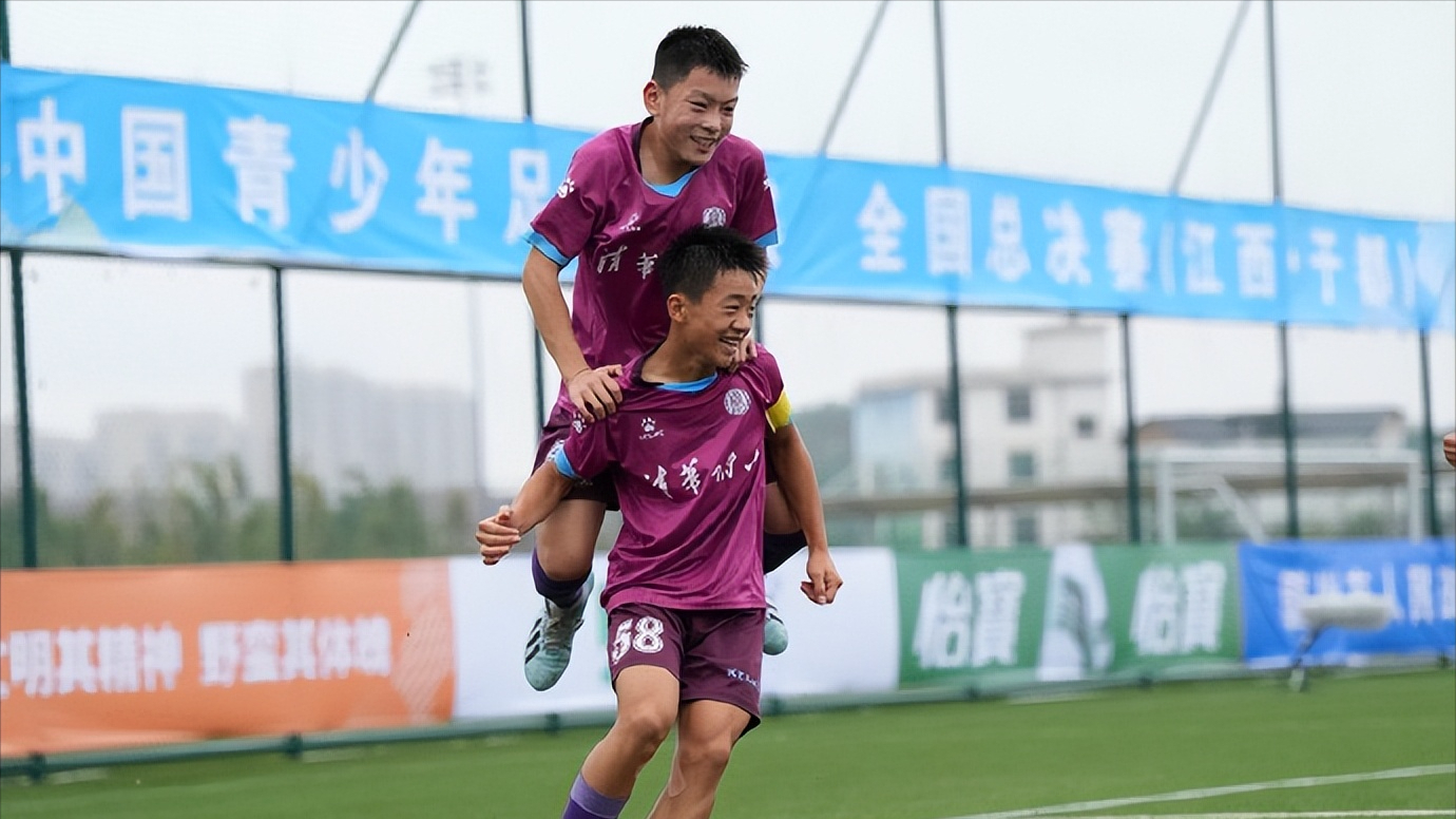 喜讯！中国男足两大新星同时签约西班牙俱乐部，未来将出战联赛